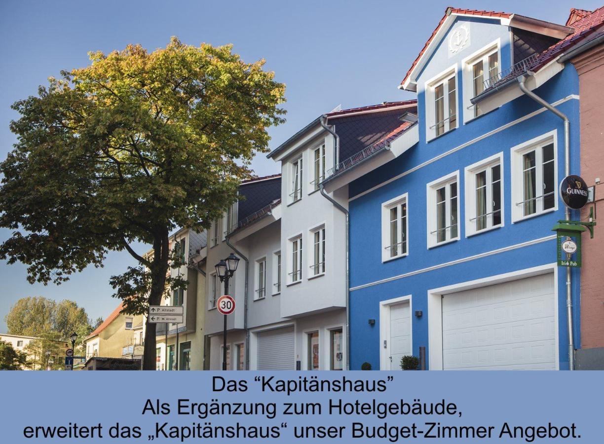 Hotel Am Yachthafen Waren  Kültér fotó