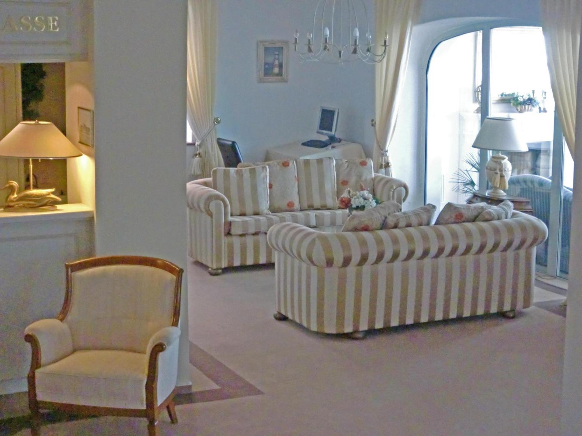Hotel Am Yachthafen Waren  Kültér fotó