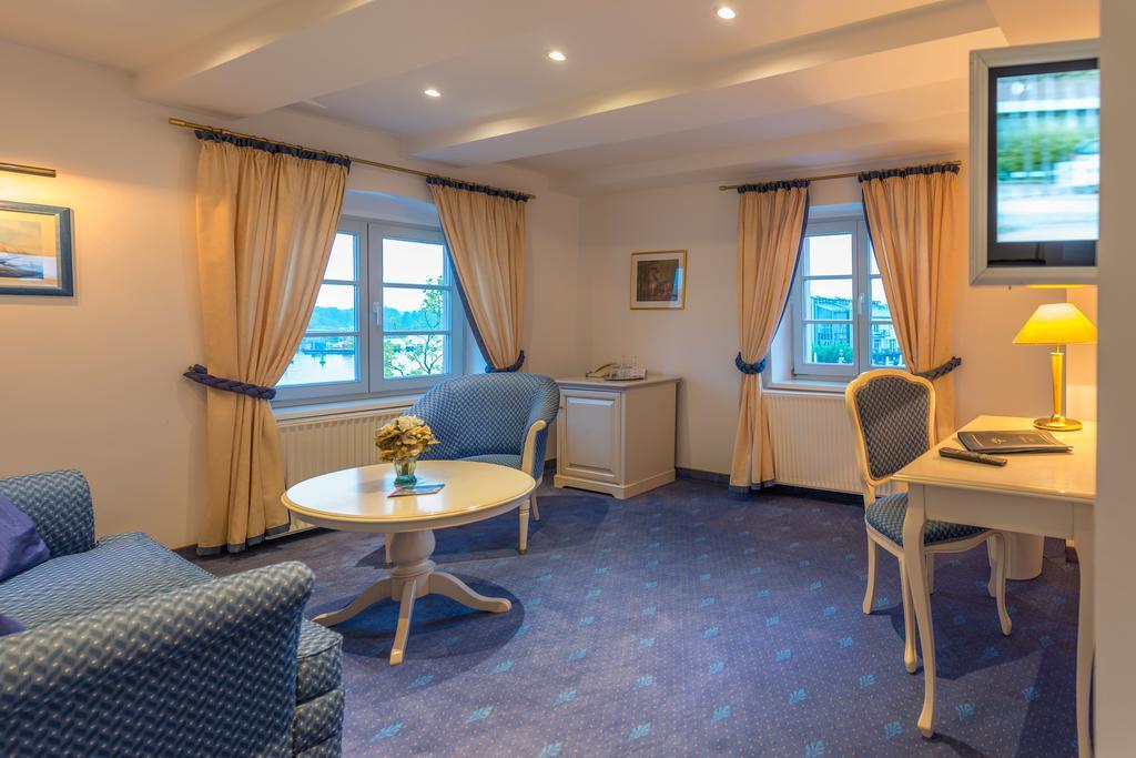 Hotel Am Yachthafen Waren  Kültér fotó